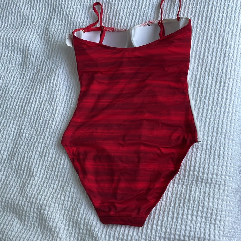 Bathing suit - Picture 2 of 6